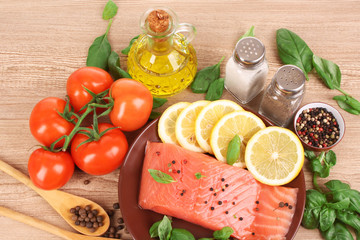 Salmon with tomato, basil and pepper