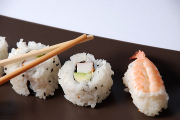 close up di california maki e bacchette