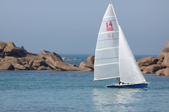 voilier,voile,bretagne,granit,mer,perros,guirec