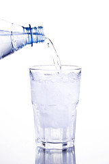 Mineralwasser (volles Glas) #1