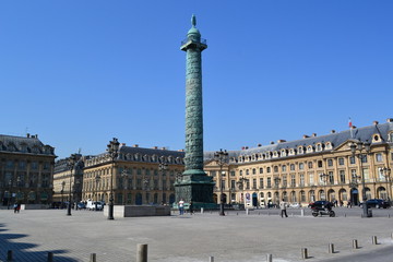 La place Vendome de Paris est tout un symbole pour les visiteurs étrangers du luxe et du...