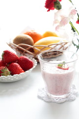 Healthy strawberry smoothis