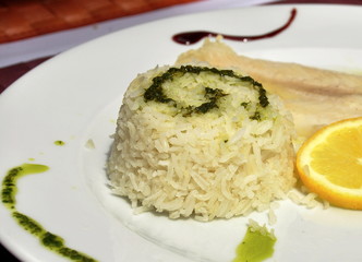 Riz et filet de poisson, plat