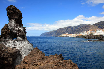 Los Gigantos, Puerto Santiago,Tenerife - obrazy, fototapety, plakaty