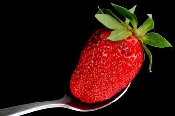 Fraise dans la cuiller