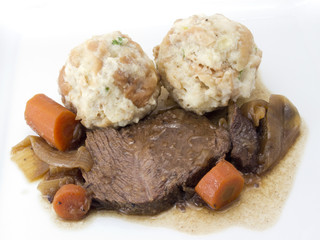 Rinderbraten mit Knödeln