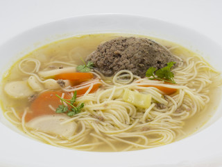 Leberknödelsuppe