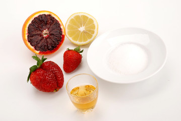 PREPARARE UNA MACEDONIA DI FRAGOLA