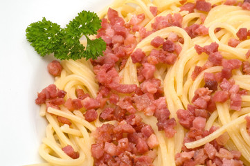 Spaghetti mit Schinken