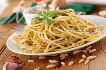 spaghetti al pesto - otto