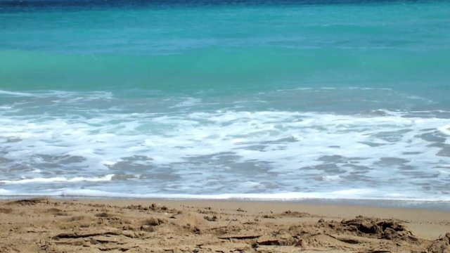 vid&eacute;o jouer au ballon &agrave; la plage