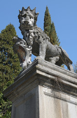 Fototapeta na wymiar Włochy, Monselice: statue Lion