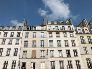 Fototapeta na wymiar Immeubles anciens, Paris.