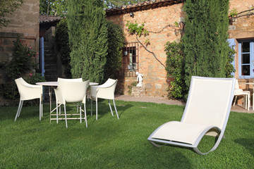 Mobilier de jardin : Transats, table et chaises