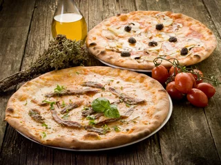 Crédence de cuisine en verre imprimé Pizzeria pizza napoli and capricciosa- pizza napoletana e capricciosa