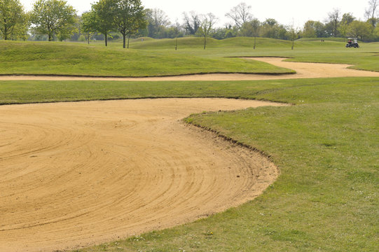 Golfplatz mit Bunker