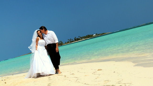 Barefoot Wedding Couple on Paradise Beach