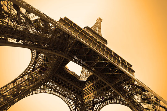 Eiffel tower - Powered by Adobe