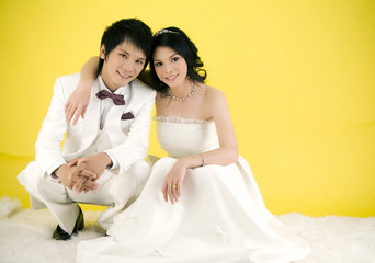 Naklejka premium asian wedding couple