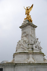 Fototapeta na wymiar outside of Buckingham Palace