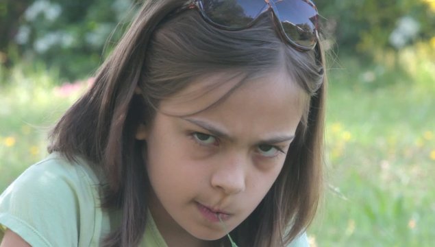 fillette f&acirc;ch&eacute;e