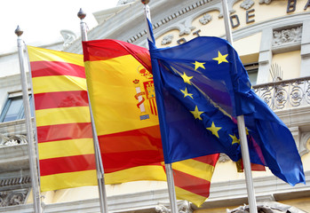 bandeiras espanha catalunha europa © António Duarte