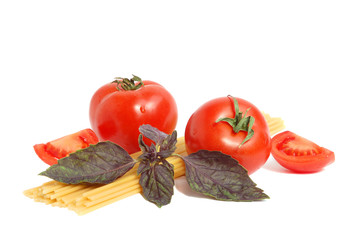 Tomato, macaroni and basil