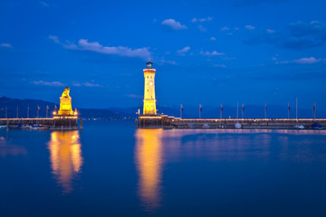 Hafen von Lindau am Abend