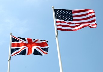Drapeaux des Etats-Unis et du Royaume-Uni