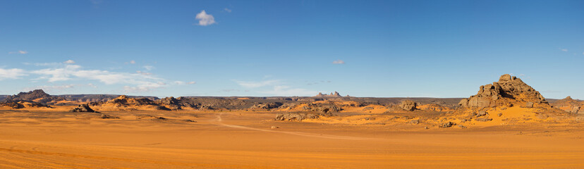 Fototapeta na wymiar Akakus (Acacus) Mountains, Sahara, Libya