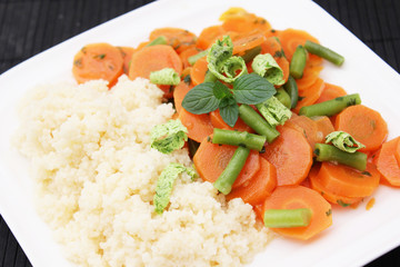 Möhren mit Couscous