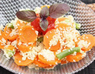 Möhren mit Couscous