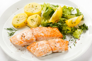 Grilled salmon and vegetables