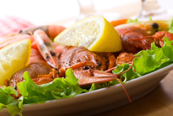crayfishs with salad and lemon