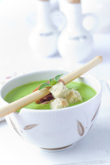 Creamy peas soup