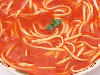 Tomatensuppe mit Nudeln