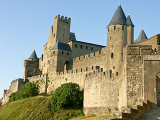 Fototapeta na wymiar mury obronne średniowiecznego miasta Carcassonne