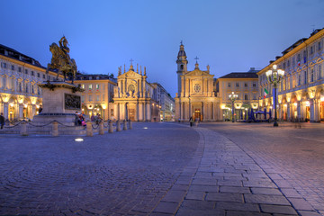 Fototapeta na wymiar Plac San Carlo w Turynie / Torino, Włochy