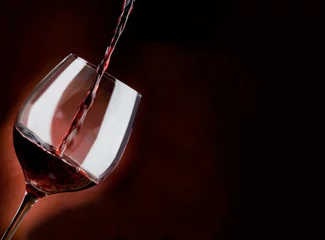 Papier Peint photo autocollant Vin glass of red wine