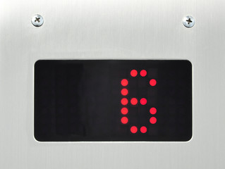 monitor show number 6 floor in elevator
