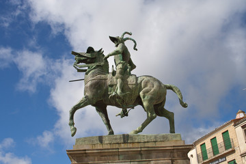 Estatua de Pizarro en la Plaza Mayor de Trujillo, Cáceres