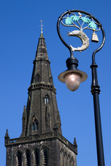 Fototapeta na wymiar Glasgow St Mungo Spire Katedra i herb miasta