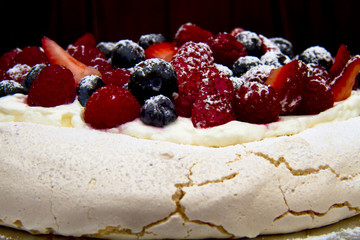 Pavlova cake