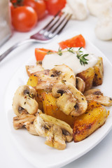 Champignon mushrooms with roasted potato