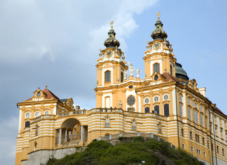 Fototapeta na wymiar Melk - barokowy klasztor nad Dunajem - Austria
