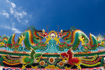 Fototapeta premium Twin dragon statue isolated