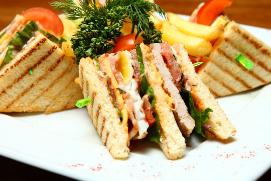 Sandwich on a Plate