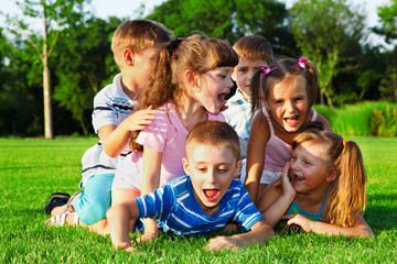 Fototapeta premium Preschool friends playing