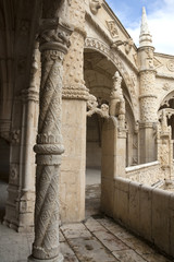 Fototapeta premium Lisbon - arcade detail Jeronimos Monastery Belem cloister