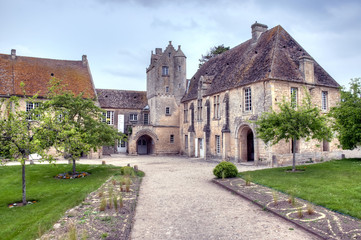 Fototapeta na wymiar Priory - Sankt Gabriel Brécy